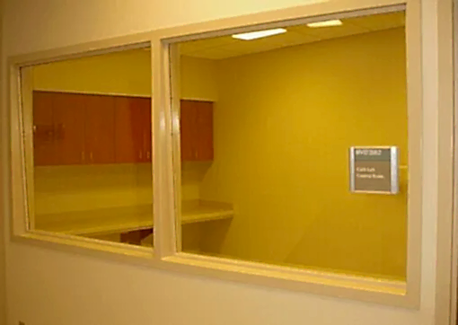 Kurşunlu Cam Görünürlük ve Koruma Arasındaki Mükemmel Dengesi